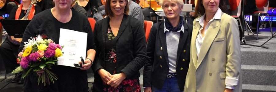 Ehrennadel an Daniela Heise